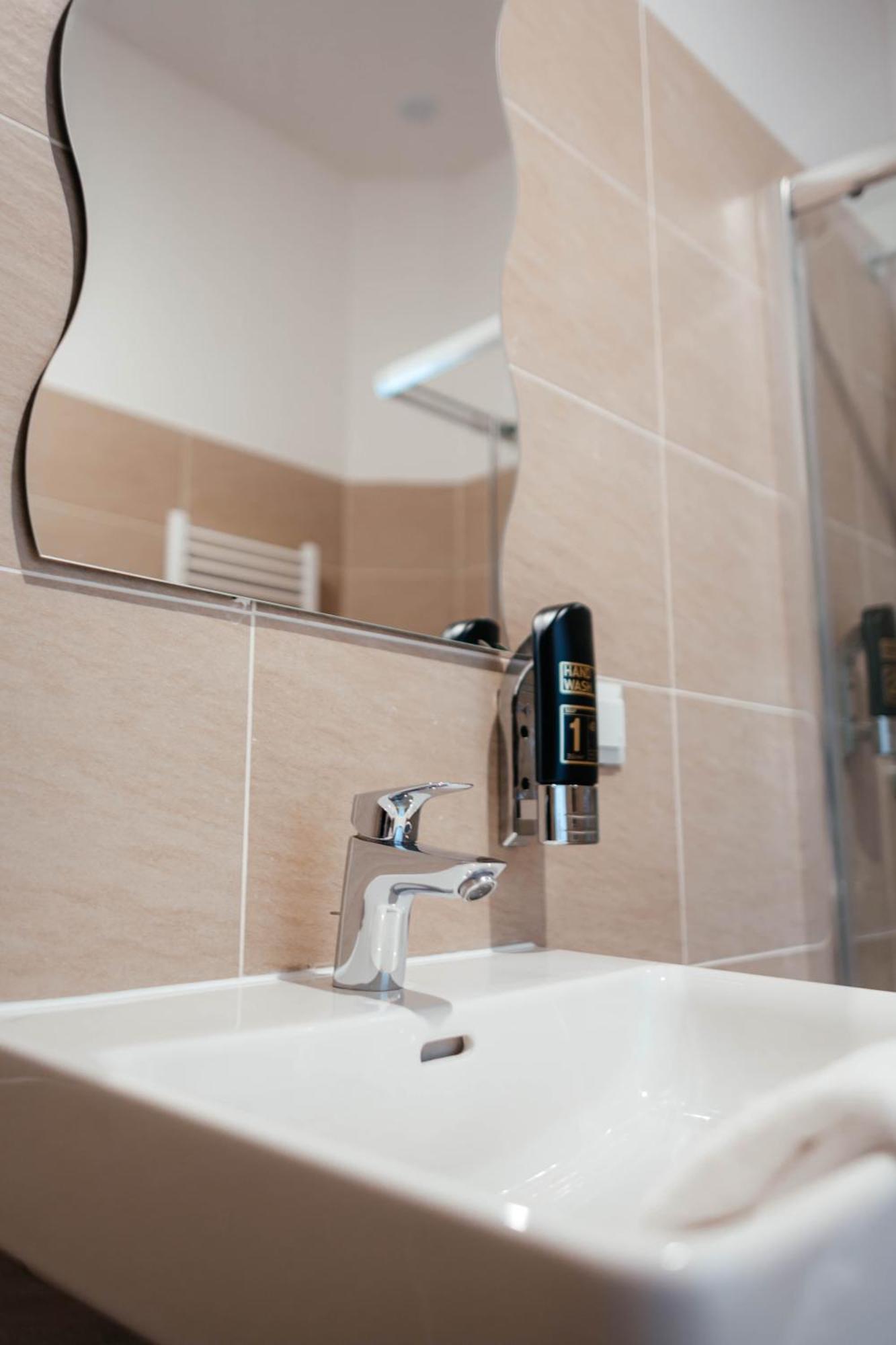 וינה Lax Apartments מראה חיצוני תמונה