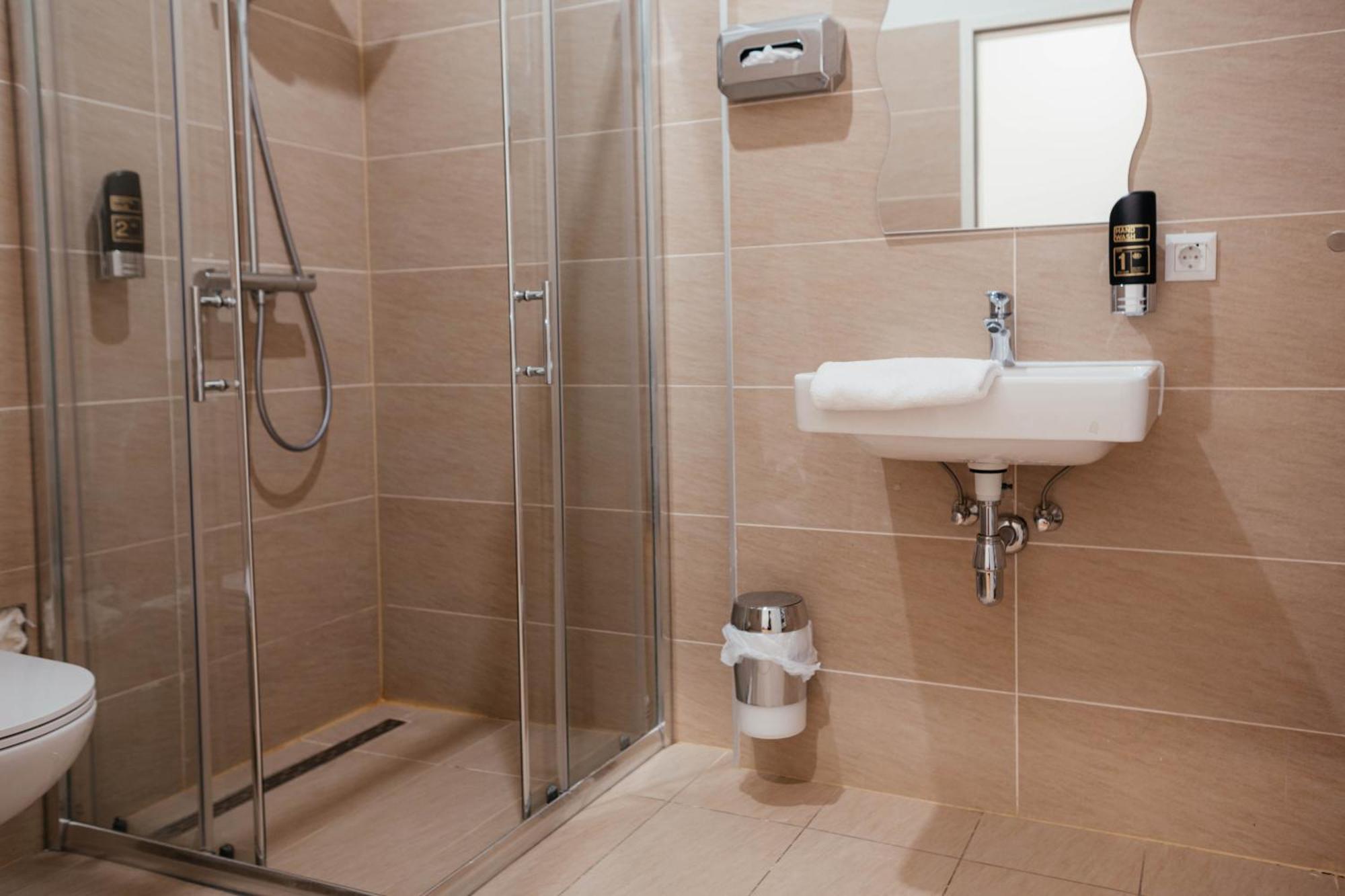 וינה Lax Apartments מראה חיצוני תמונה